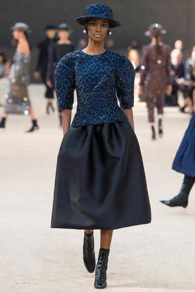Look 37